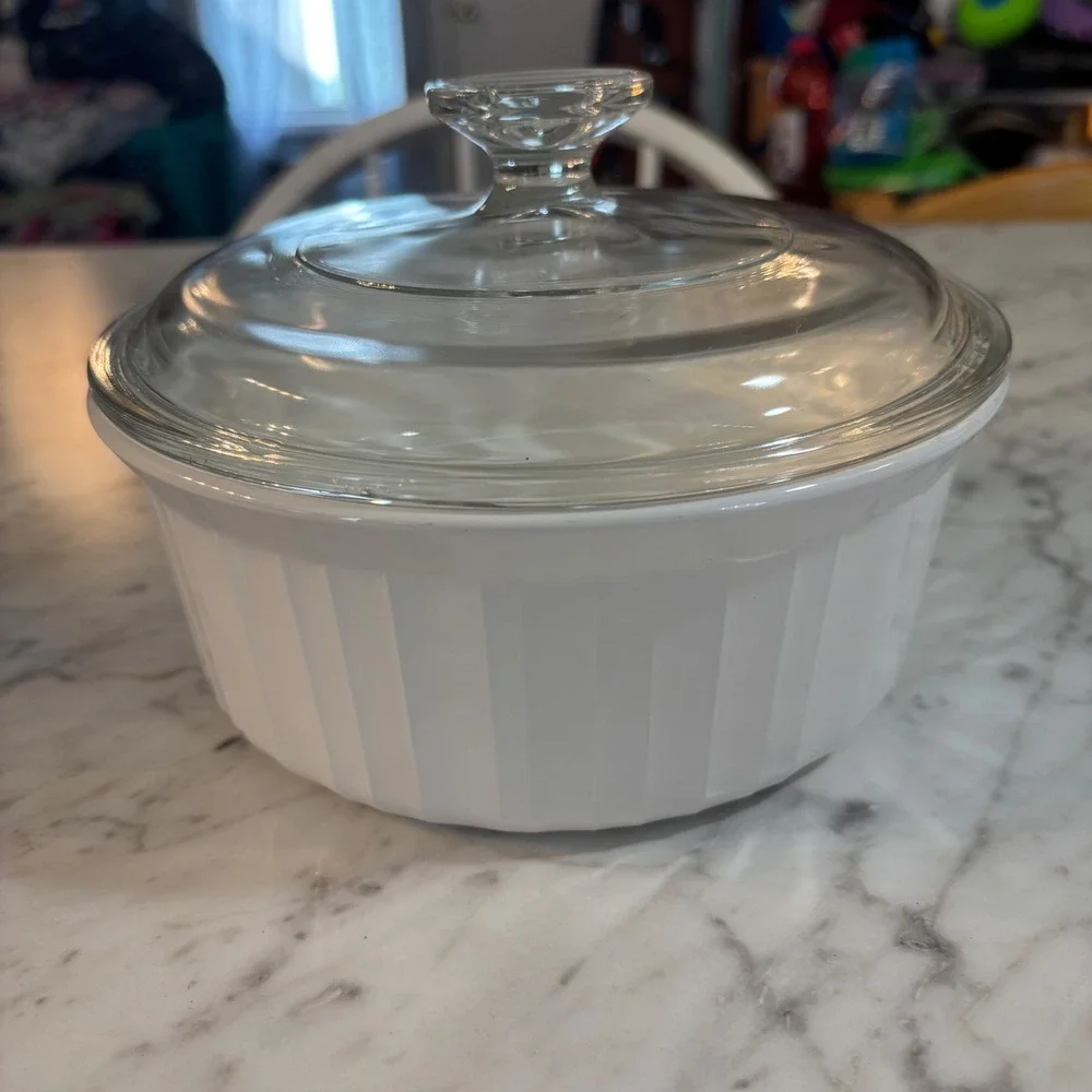 Corning Ware French White F-5-B 1.6L Casserole Dish with Pyrex Glass Lid Vented